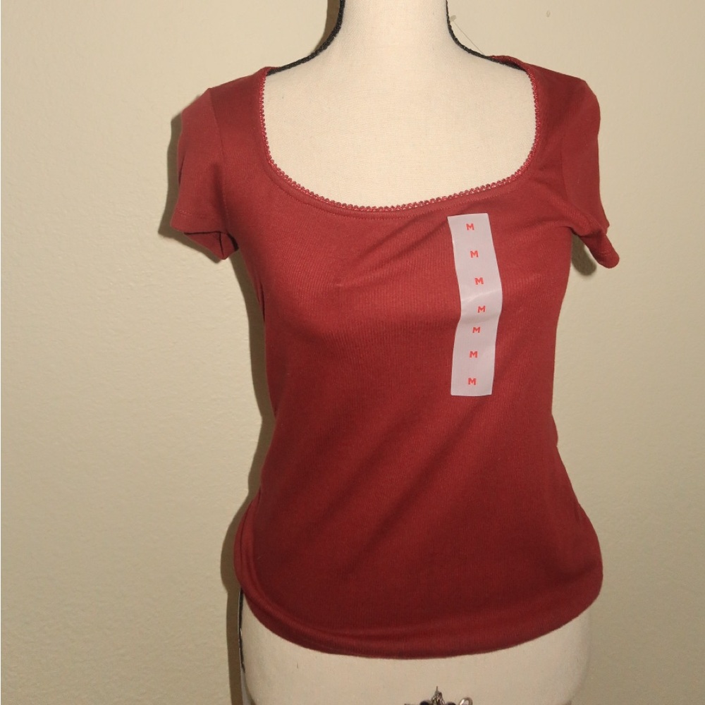 Old Navy Scoop Neck Short Sleeve Tee in Brick Red - Picture 4 of 5